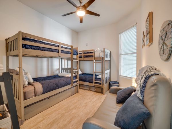Bradenton Vacation Condo Three Bedroom Walk to Beach