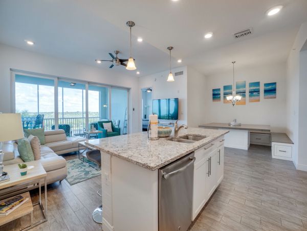 Bradenton Vacation Condo Three Bedroom Walk to Beach