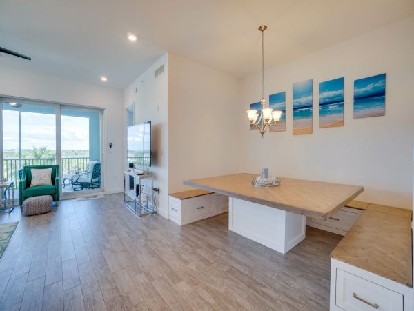 Bradenton Vacation Condo Three Bedroom Walk to Beach