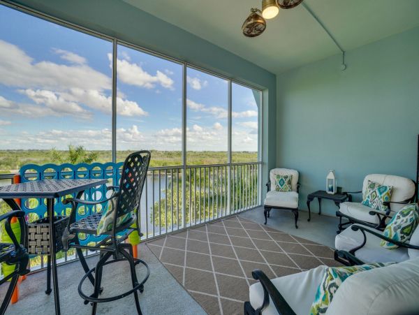 Bradenton Vacation Condo Three Bedroom Walk to Beach