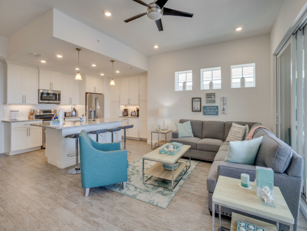 Bradenton Vacation Condo Three Bedroom Walk to Beach