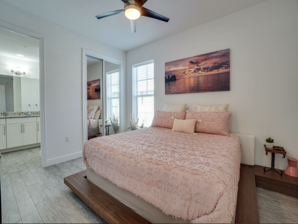 Bradenton Vacation Condo Three Bedroom Walk to Beach