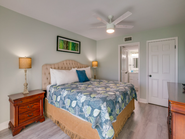 Beautiful Beachfront Condo with Gulf Views on Anna Maria Island
