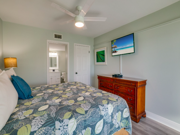 Beautiful Beachfront Condo with Gulf Views on Anna Maria Island