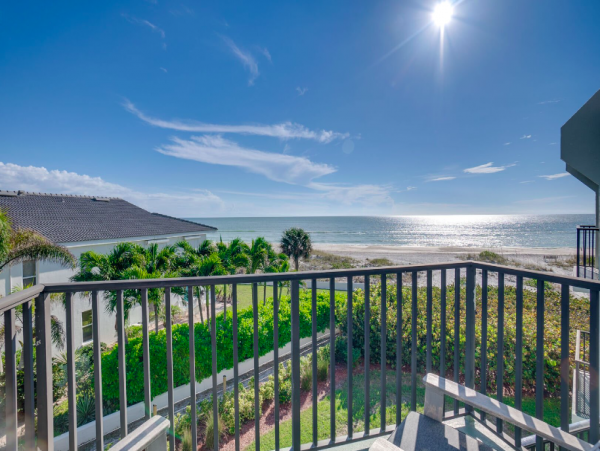 Beautiful Beachfront Condo with Gulf Views on Anna Maria Island