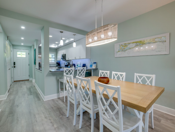 Beautiful Beachfront Condo with Gulf Views on Anna Maria Island