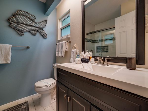 Lovely Holmes Beach Pool Home Sleeps 8