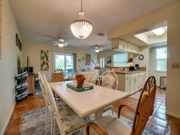 Lovely Holmes Beach Pool Home Sleeps 8