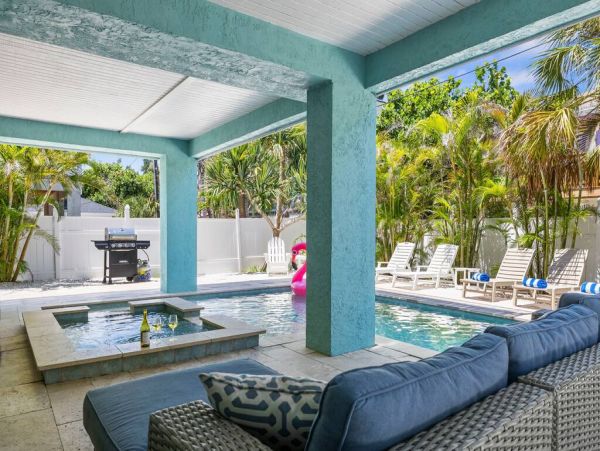 Anna Maria Island Holmes Beach Home 1022576