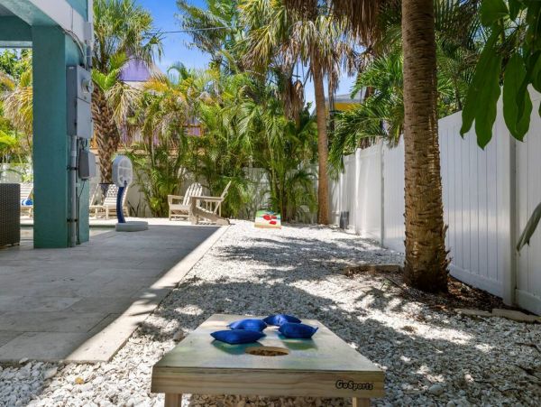 Anna Maria Island Holmes Beach Home 1022576