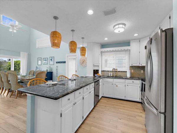 Anna Maria Island Holmes Beach Home 1022576