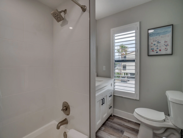 Anna Maria Island Beachfront Condo - 2BR Vacation Rental with Pool