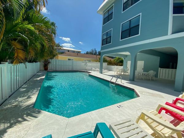 Anna Maria Island Beachfront Condo - 2BR Vacation Rental with Pool