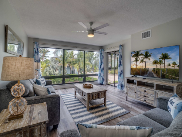 Anna Maria Island Beachfront Condo - 2BR Vacation Rental with Pool