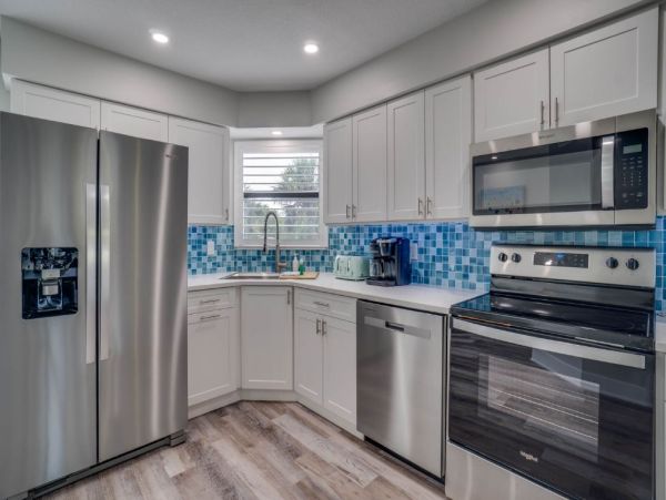 Anna Maria Island Beachfront Condo - 2BR Vacation Rental with Pool