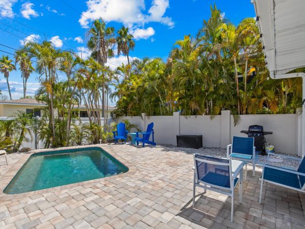 2 Blocks to Beach Vacation Rental in Anna Maria Island