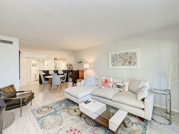 Lido Key Vacation Rental - Sarasota Beach Condo with Gulf Views & Pool