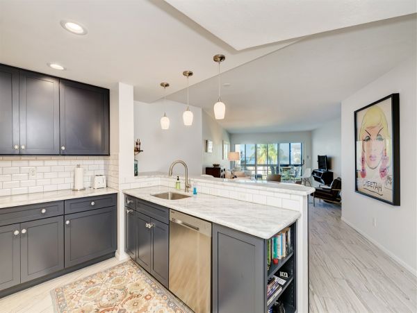 Lido Key Vacation Rental - Sarasota Beach Condo with Gulf Views & Pool