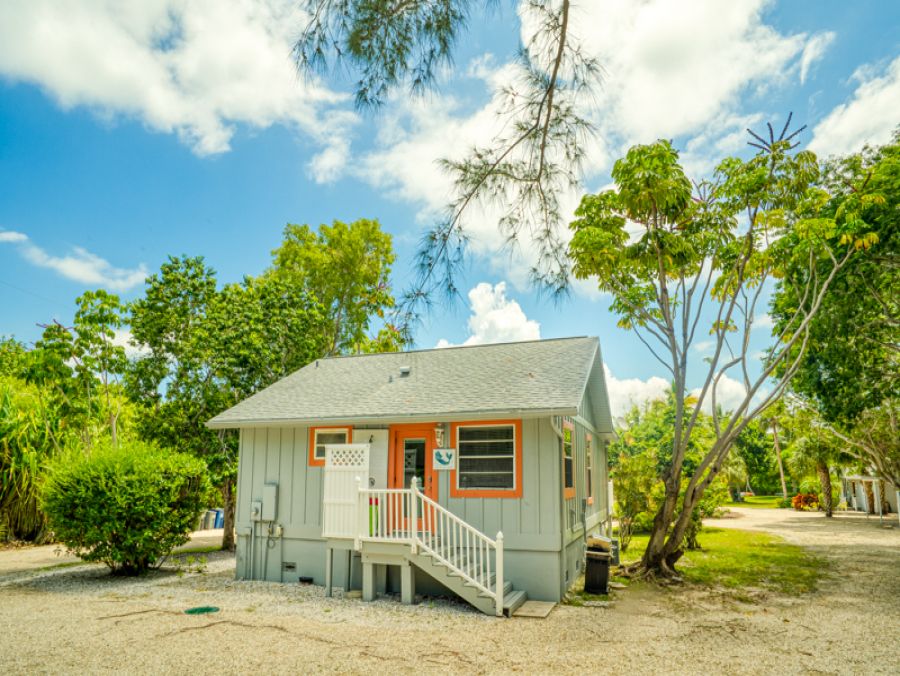 Captiva Vacation Cottage with Boat Dock