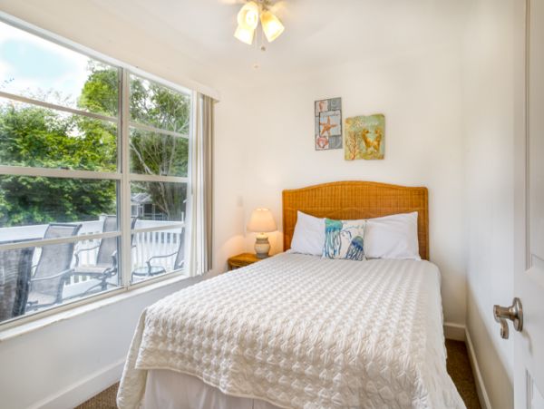 Captiva Vacation Cottage with Boat Dock
