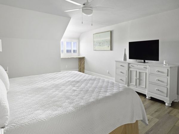 Captiva Three Bedroom Vacation Townhome Close to Beach