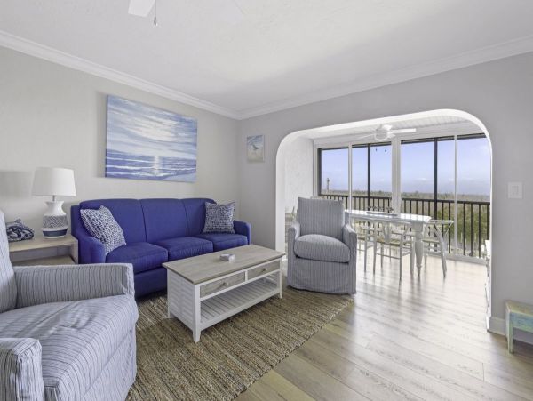 Captiva Three Bedroom Vacation Townhome Close to Beach