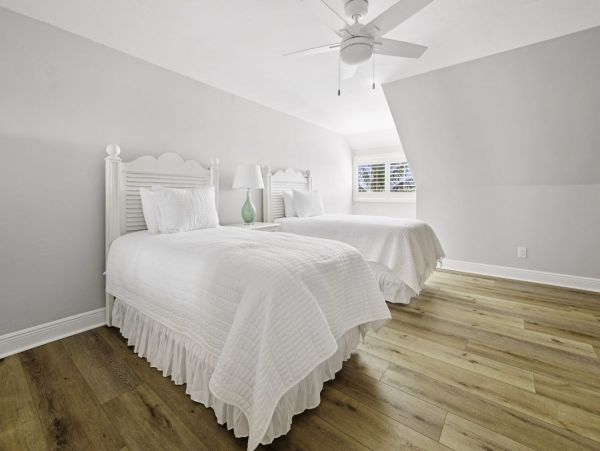 Captiva Three Bedroom Vacation Townhome Close to Beach
