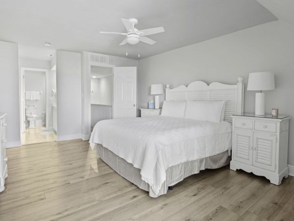 Captiva Three Bedroom Vacation Townhome Close to Beach