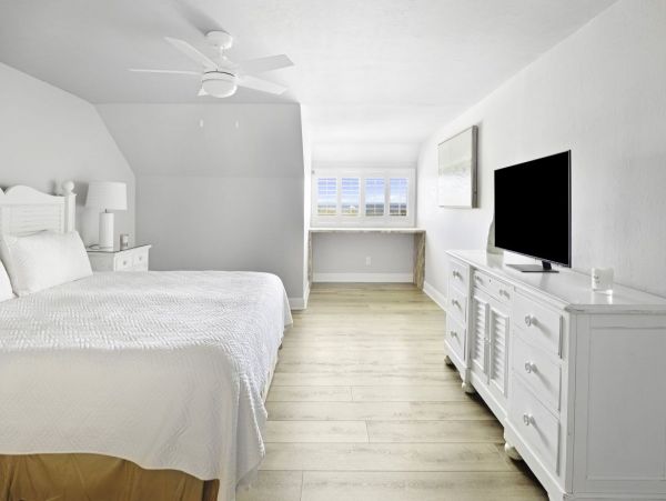 Captiva Three Bedroom Vacation Townhome Close to Beach