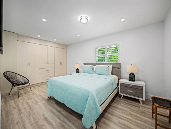 Luxury Siesta Key Vacation Rental with Pool & Guest House