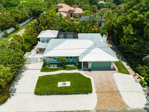 Luxury Siesta Key Vacation Rental with Pool & Guest House