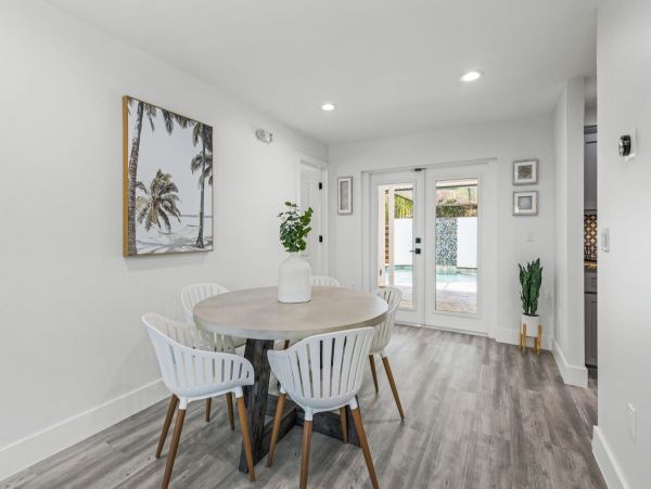 Luxury Siesta Key Vacation Rental with Pool & Guest House