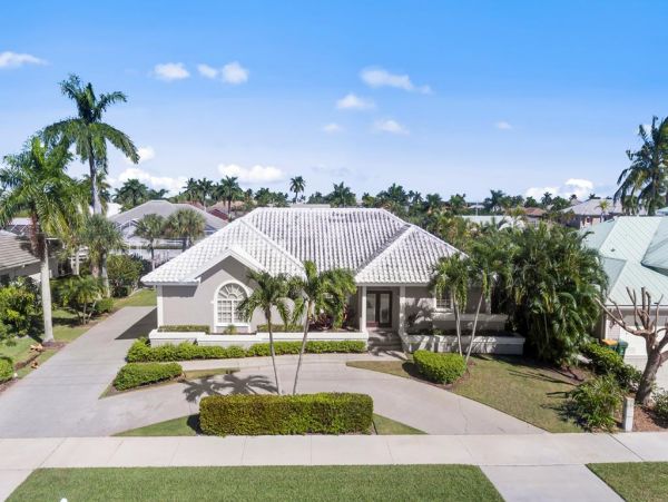 Marco Island 3 Bedroom House with Pool & Canal View