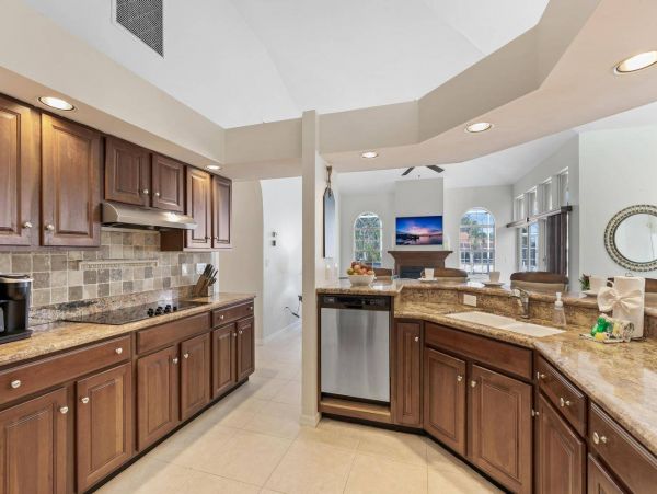 Marco Island 3 Bedroom House with Pool & Canal View