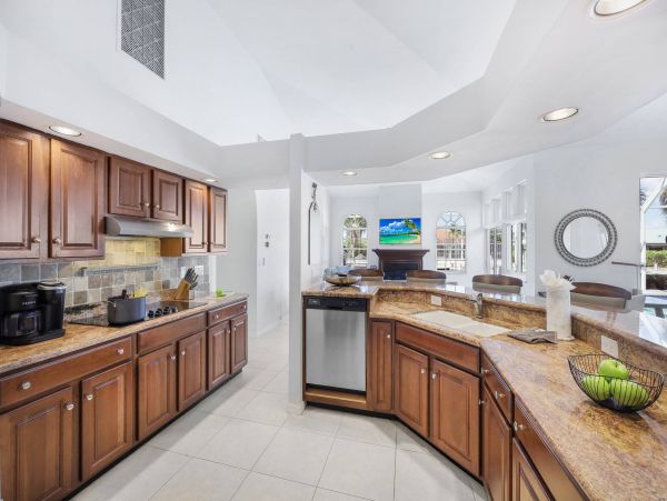 Marco Island 3 Bedroom House with Pool & Canal View