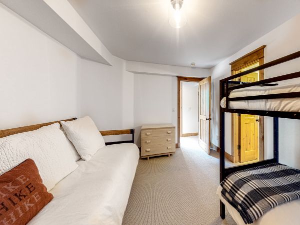 Vail Lionshead Home 1022618