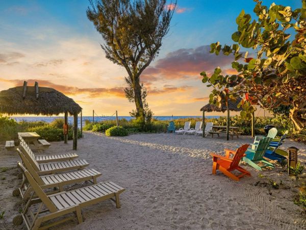 Charming Captiva Gulf-Front Retreat with Tropical Views and Private Beach Acces