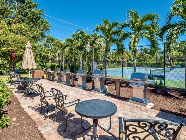 Sanibel 2 Bedroom Condo with Lanai & Ocean View