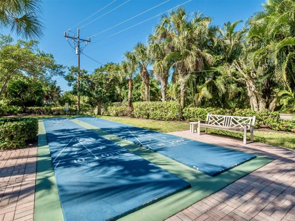 Sanibel 2 Bedroom Condo with Lanai & Ocean View