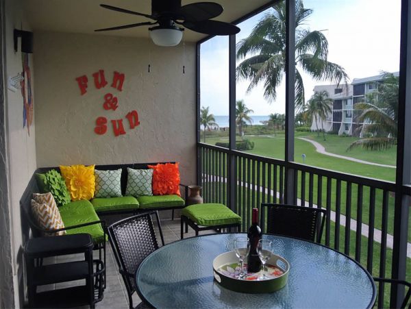 Sanibel 2 Bedroom Condo with Lanai & Ocean View