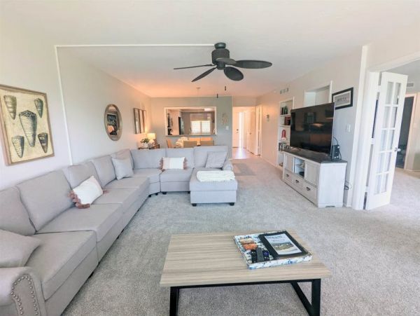 Sanibel 2 Bedroom Condo with Lanai & Ocean View