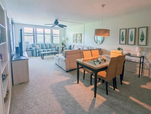 Sanibel 2 Bedroom Condo with Lanai & Ocean View
