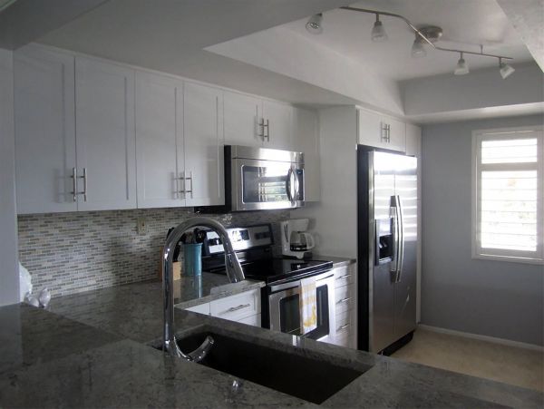 Sanibel 2 Bedroom Condo with Lanai & Ocean View