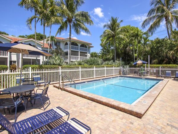Sanibel Vacation Condo Two Bedroom with Pool
