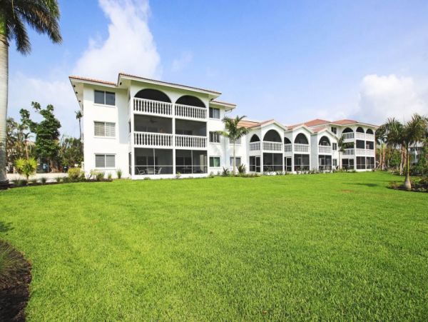 Sanibel Vacation Condo Two Bedroom with Pool