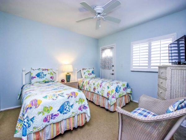 Sanibel Vacation Condo Two Bedroom with Pool
