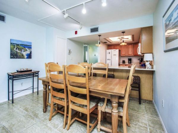 Sanibel Vacation Condo Two Bedroom with Pool