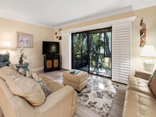 Charming Sanibel 3 Bedroom Condo Sleeps 6