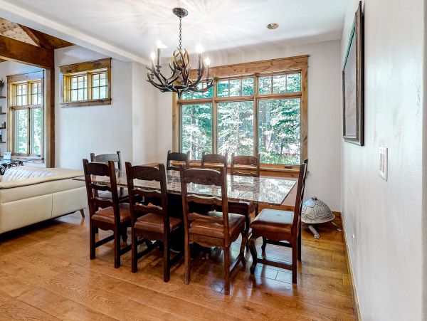 Luxury Vacation Home in Vail with private Hot Tub Sleeps 10