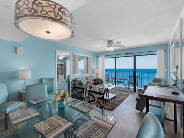 Oceanfront Charming Vacation Condo with Amazing Views